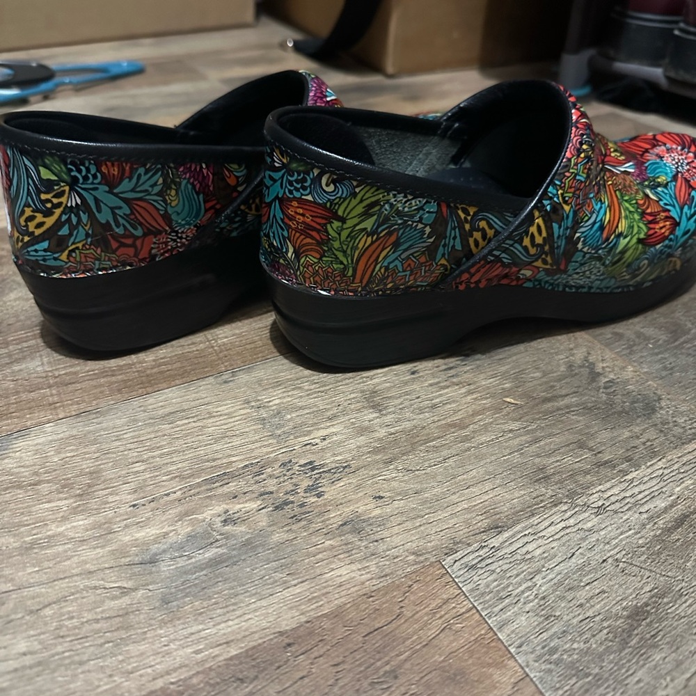 Colorful Floral Clogs - Picture 4 of 4